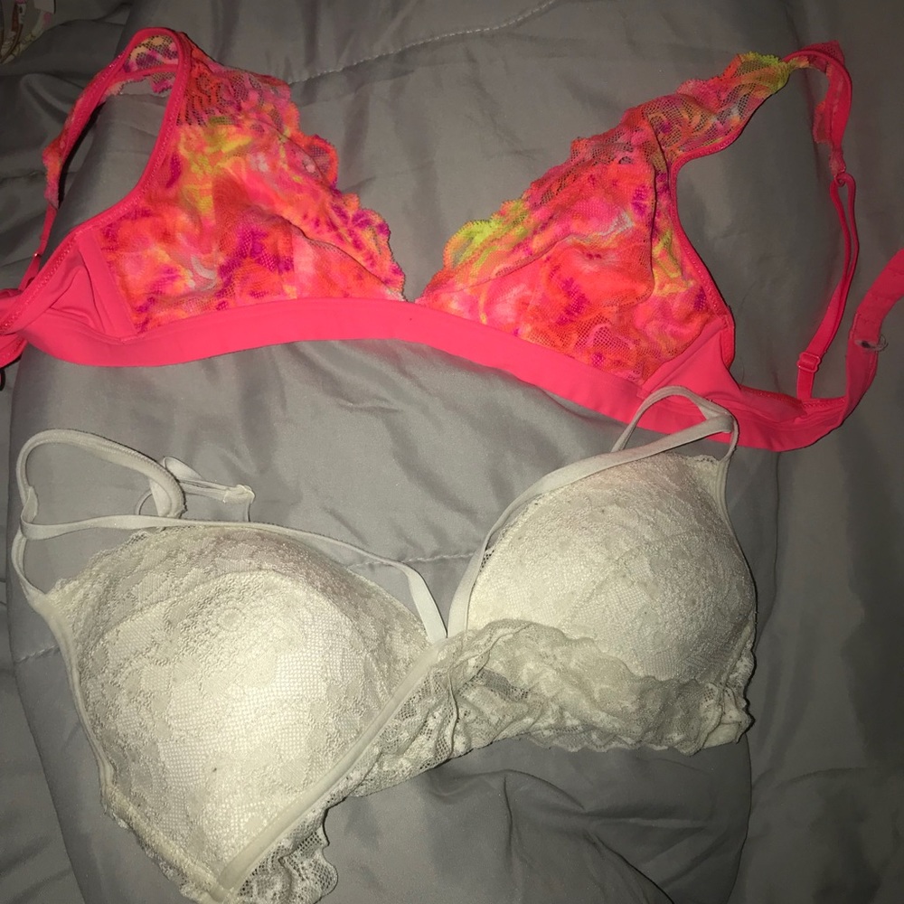 2 vs pink bralettes!